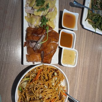 Mom Kitchen - Hainanese Chicken Beef Chow Fun - Chinese Near Me - San Diego, California Mom Kitchen - Hainanese Chicken Beef Chow Fun - Chinese Near Me - San Diego, California