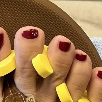 GA Nails & Spa - Two middle toes are slanted shaping upwards - Nail Salons Near Me - Sacramento, California GA Nails & Spa - Two middle toes are slanted shaping upwards - Nail Salons Near Me - Sacramento, California
