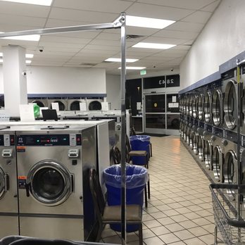 Oasis Laundromat - Main entrance - Laundromat Near Me - Henderson, Nevada