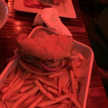 Pacific Beach AleHouse - Classic burger - Breweries Near Me - San Diego, California Pacific Beach AleHouse - Classic burger - Breweries Near Me - San Diego, California