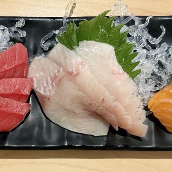 Waka Sakura - Assorted Sashimi $15.99 - Conveyor Belt Sushi Near Me - Gardena, California