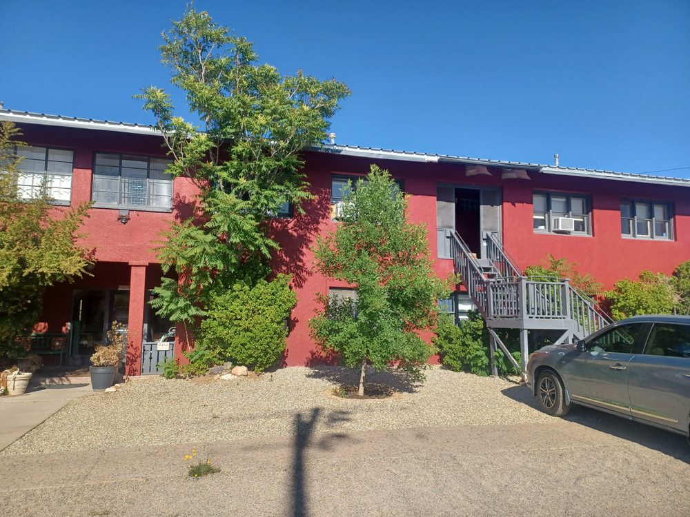 CLARKDALE LODGE Updated October 2024 15 Reviews 23 N 11th St