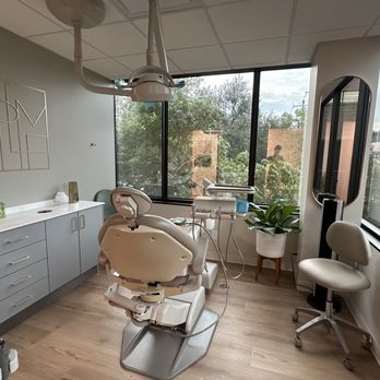 Northland Dental Studio - Patient Care room with panoramic windows for a comfortable and relaxing experience - General Dentistry Near Me - Austin, Texas Northland Dental Studio - Patient Care room with panoramic windows for a comfortable and relaxing experience - General Dentistry Near Me - Austin, Texas