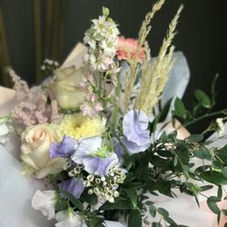 Cream Mint Florist