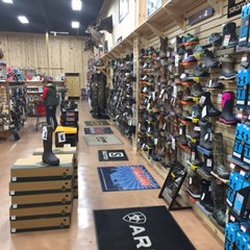Fin Feather Fur Outfitters - Milan - Footwear