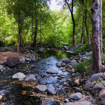 Oak Creek Canyon - Perfect spot for relaxing & reading a book or having a picnic. - Hiking Near Me Oak Creek Canyon - Perfect spot for relaxing & reading a book or having a picnic. - Hiking Near Me