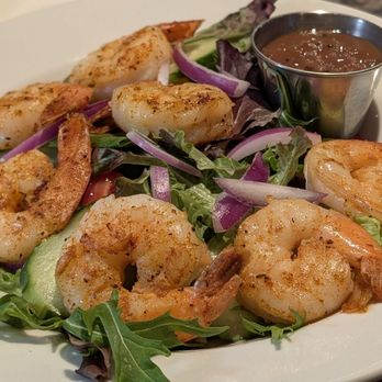 Robbinsville Bar and Grill - House salad with grilled shrimp - Salad Near Me - Windsor, New Jersey Robbinsville Bar and Grill - House salad with grilled shrimp - Salad Near Me - Windsor, New Jersey