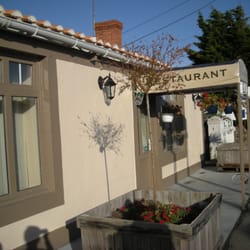 Restaurant d'Ile en Ile - L'entrée du restaurant,200m à droite après l'eglise en allant vers le port de l'Herbaudière