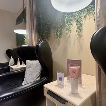 TOWNHOUSE - Nail Technicians Near Me - London, XGL TOWNHOUSE - Nail Technicians Near Me - London, XGL