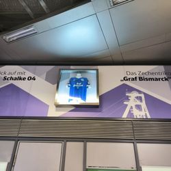 Gelsenkirchen Hbf - "Glück auf" .... das typische für Gelsenkirchen findet man auch am Bahnhof vor.