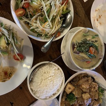 2C Thai Bistro & Spirits - Papaya salad, avocado curry, pad see ewe - Thai Near Me - Seattle, Washington