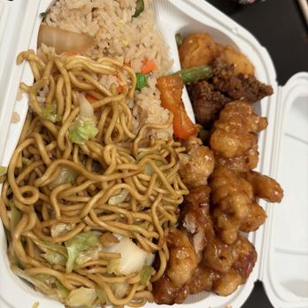 Panda Express - Chow Mein, Fried Rice, Crispy Sesame Shrimp & Beef and Orange Chicken - Chinese Near Me - San Diego, California