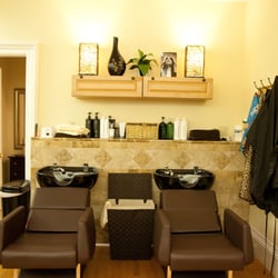 Studio 210 Salon - Shampoo area....Shampoo stations are from Italy, Complete with head rest so no sore necks!