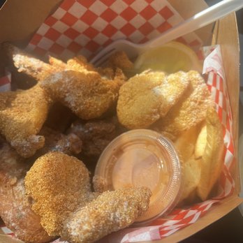 Chase the Smell - Fried fish to perfection - Food Trucks Near Me - Stockton, California Chase the Smell - Fried fish to perfection - Food Trucks Near Me - Stockton, California