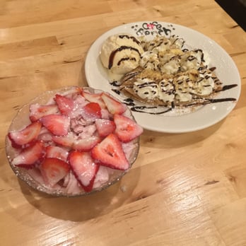 Cafe Bench - strawberry shaved ice + banana bread crepe - Cafes Near Me - Flushing, New York