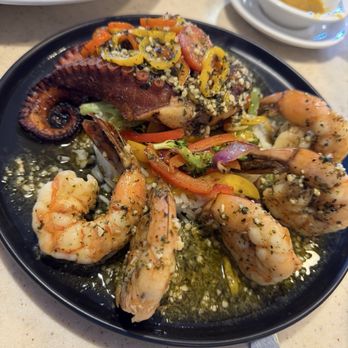 Pedro's - Pulpo and Camaron dish - Seafood Near Me - Puerto Peñasco, SON Pedro's - Pulpo and Camaron dish - Seafood Near Me - Puerto Peñasco, SON