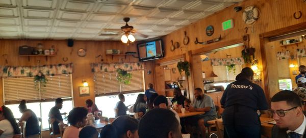 Tommy's Restaurant by null