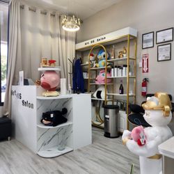 Art OS Hair Salon - So cute interior!