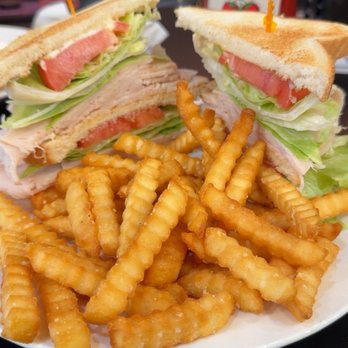 Downtown Niles Cafe - Turkey club and French fries - Breakfast & Brunch Near Me - Niles, Michigan