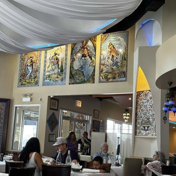 Noon O Kabab - Interior fine dining - Persian/Iranian Near Me - Chicago, Illinois