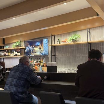 United Club Lounge - Bar - Airport Lounges Near Me - Denver, Colorado United Club Lounge - Bar - Airport Lounges Near Me - Denver, Colorado
