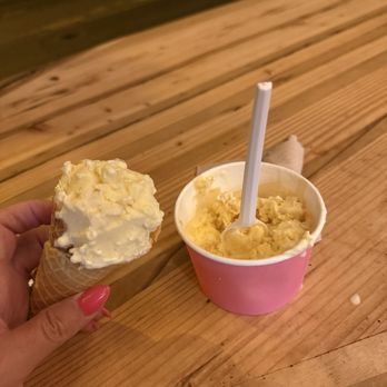 Penny's Ice Cream Parlor & Cafe - Coffee & Tea Near Me - Lahaina, Hawaii