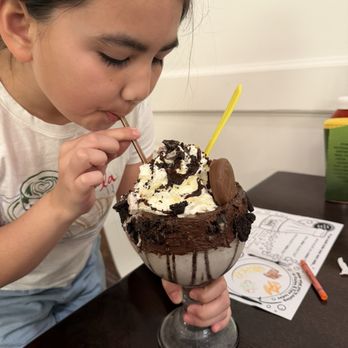 Fizzies & Fare - The cookies crush crazy shake - Desserts Near Me - Jacksonville, Florida