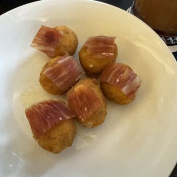 Blanco Colima - Croquettes - International Near Me - México, D.F., DIF Blanco Colima - Croquettes - International Near Me - México, D.F., DIF
