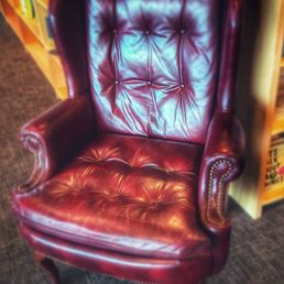 comfortable chairs to sit in as you check out new books comfortable chairs to sit in as you check out new books