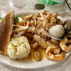 Friendly Dolphin - Grilled mixed seafood. Not that great. Burnt bread