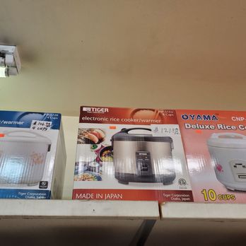 Wahing Trading - a selection of rice cookers - Grocery Near Me - Oakland, California