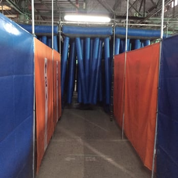SOS Labyrinthe - Time to run through kicking and screaming! - Indoor Playcenter Near Me - Montreal, Quebec