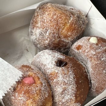 Leonard's Bakery - Bakeries Near Me - Honolulu, Hawaii