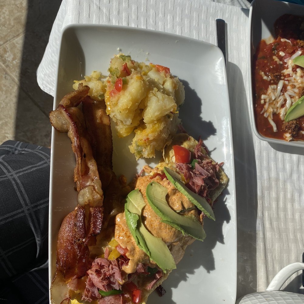 La Playa - Tiki Bars Near Me - Los Barriles, BCS