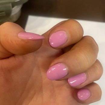 Victory Nails - Crack from side to side on my middle finger - Nail Salons Near Me - Cincinnati, Ohio