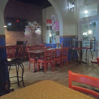 Aki E Restaurant Bar - Dominican Near Me - Hollywood, Florida