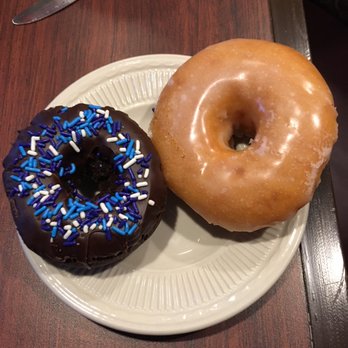 La Bon Bake Shoppes - Chocolate & Glazed Donut - Bakeries Near Me - Somerset, New Jersey La Bon Bake Shoppes - Chocolate & Glazed Donut - Bakeries Near Me - Somerset, New Jersey