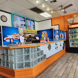 Mariscos El Wicho - Lunch hour