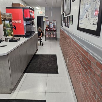 Steve's Pizza - Clean hallway - Pizza Near Me - Miami, Florida Steve's Pizza - Clean hallway - Pizza Near Me - Miami, Florida
