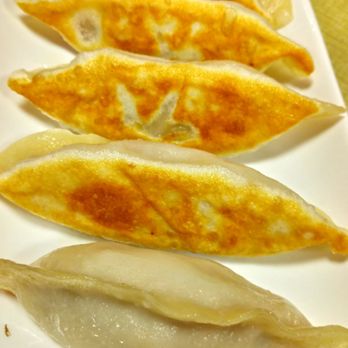 The Dumpling King - Cabbage & Pork Potstickers - Taiwanese Near Me - Markham, Ontario