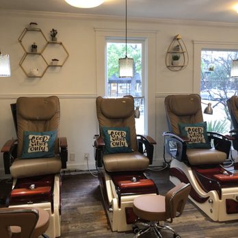Lavish Organic Nail Spa - These chairs are amazingly comfortable! Plus with every pedicure you get a shoulder massage! - Nail Salons Near Me - Dallas, Texas Lavish Organic Nail Spa - These chairs are amazingly comfortable! Plus with every pedicure you get a shoulder massage! - Nail Salons Near Me - Dallas, Texas