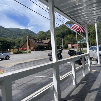 Maggie Valley Restaurant - Outside - American Near Me - Maggie Valley, North Carolina