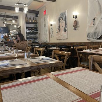 Bistro Eloise - French Restaurant - Early for dinner - French Near Me - Elmhurst, New York Bistro Eloise - French Restaurant - Early for dinner - French Near Me - Elmhurst, New York