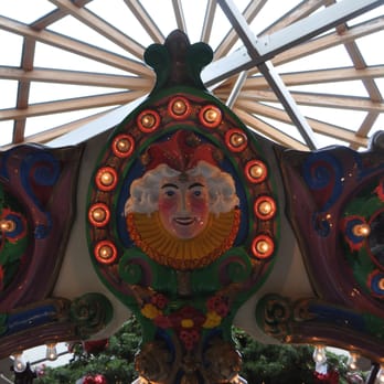 Seaside Carousel Mall - Shopping Centers Near Me - Seaside, Oregon