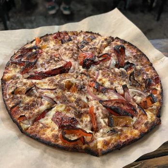 Castle Island - Bar pizza - Breweries Near Me - Boston, Massachusetts
