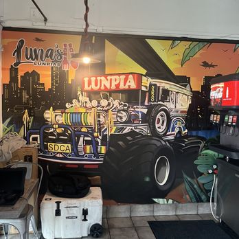 Luna's Lunpias - Decor - Filipino Near Me - Poway, California