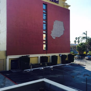 Clarion Hotel - The paint peeled off and there might be a problem underneath - Hotels Near Me - Concord, California