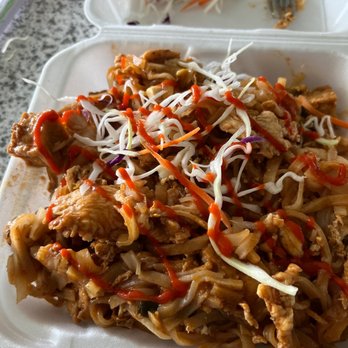 Pad Thai Cuisine - Paid Thai chicken and added tofu for $2.50 damn that's expensive tofu - Thai Near Me - Austin, Texas Pad Thai Cuisine - Paid Thai chicken and added tofu for $2.50 damn that's expensive tofu - Thai Near Me - Austin, Texas