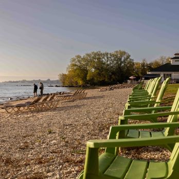 Breakers Resort - Hotels Near Me - Saint Ignace, Michigan