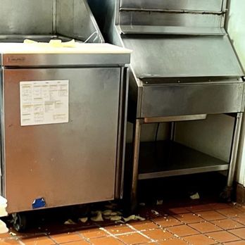 Chili's - Who would work in such an environment??? - Tex-Mex Near Me - San Marcos, Texas